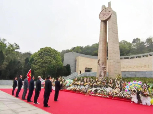 船級社認證開展清明祭掃革命烈士墓活動
