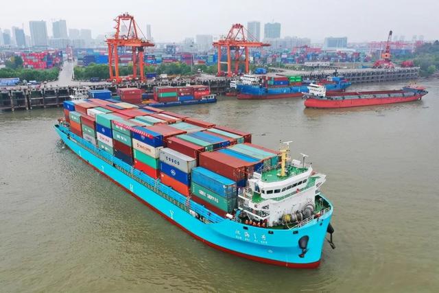 武漢港前10月集裝箱吞吐量突破200萬標箱 創歷史新高